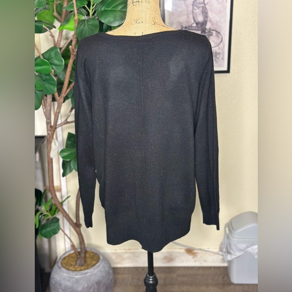 Croft & Barrow Classic Black Crew Neck Sweater - Picture 3 of 11